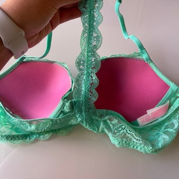 NWOT VS PINK date pushup bra - Picture 4 of 5